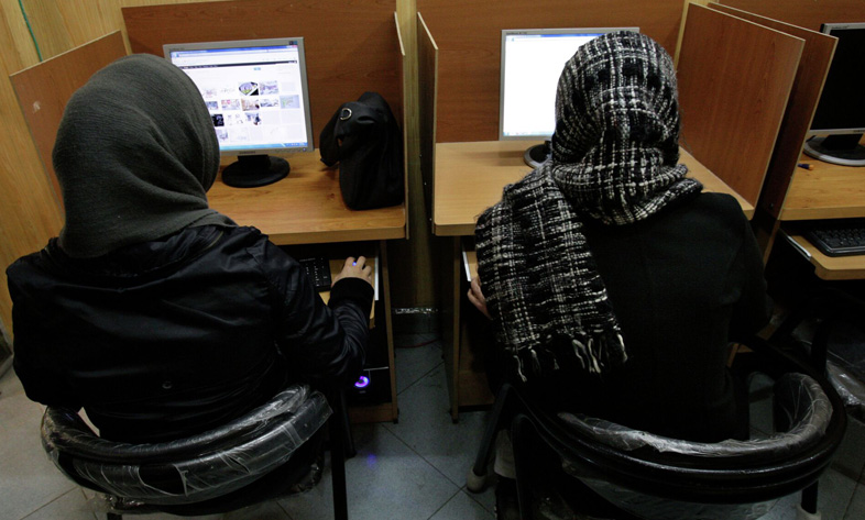 Statistics of the number of Persian sites
